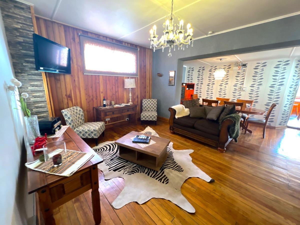 Апартаменти Incredible Downtown Duplex With Interior Backyard Пунта-Аренас Екстер'єр фото