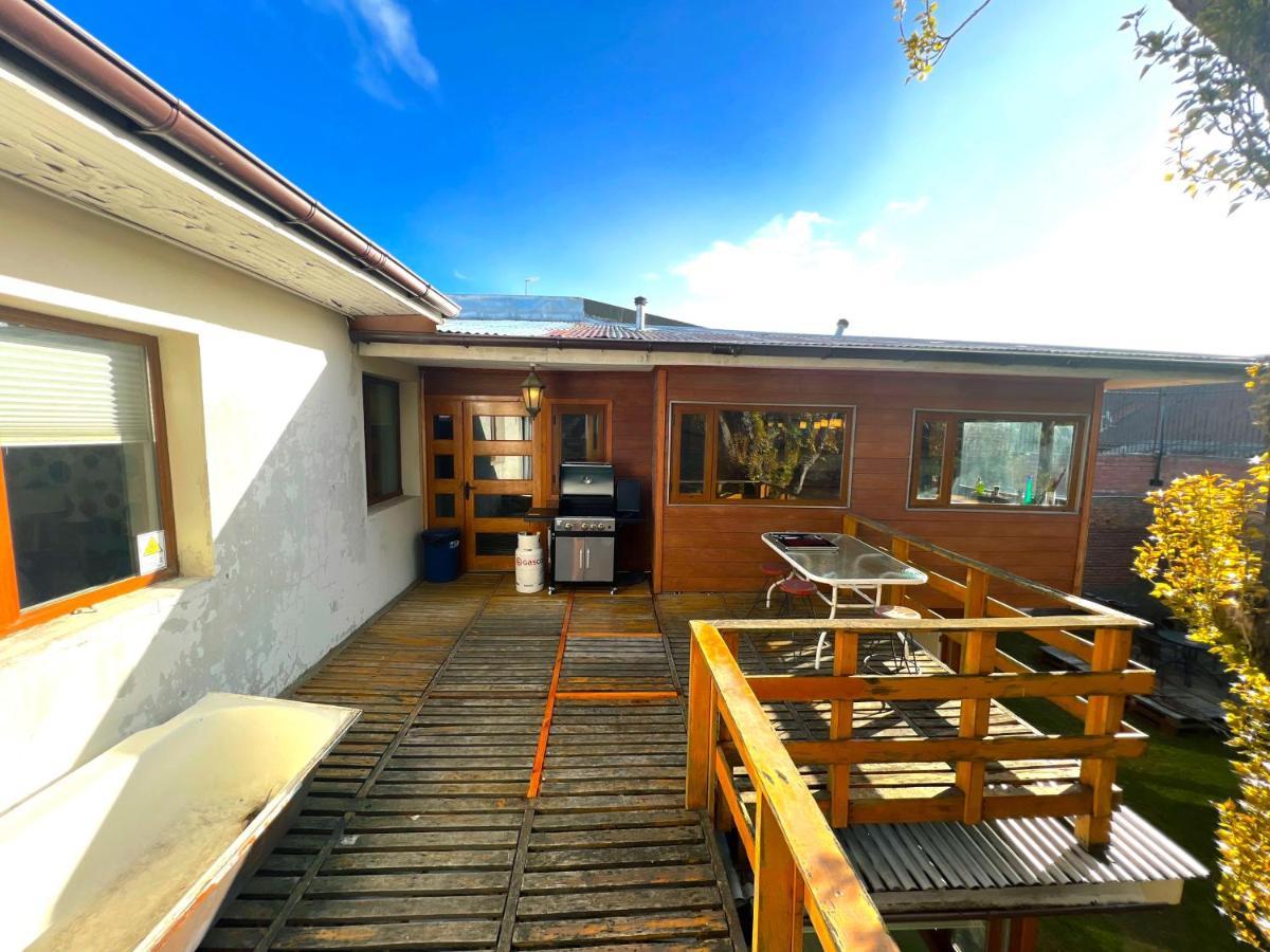 Апартаменти Incredible Downtown Duplex With Interior Backyard Пунта-Аренас Екстер'єр фото