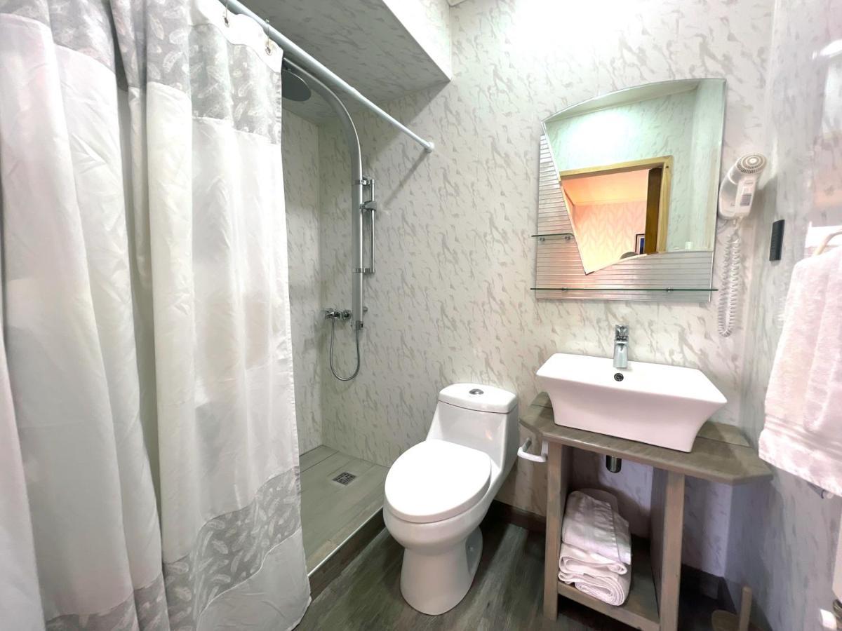 Апартаменти Incredible Downtown Duplex With Interior Backyard Пунта-Аренас Екстер'єр фото