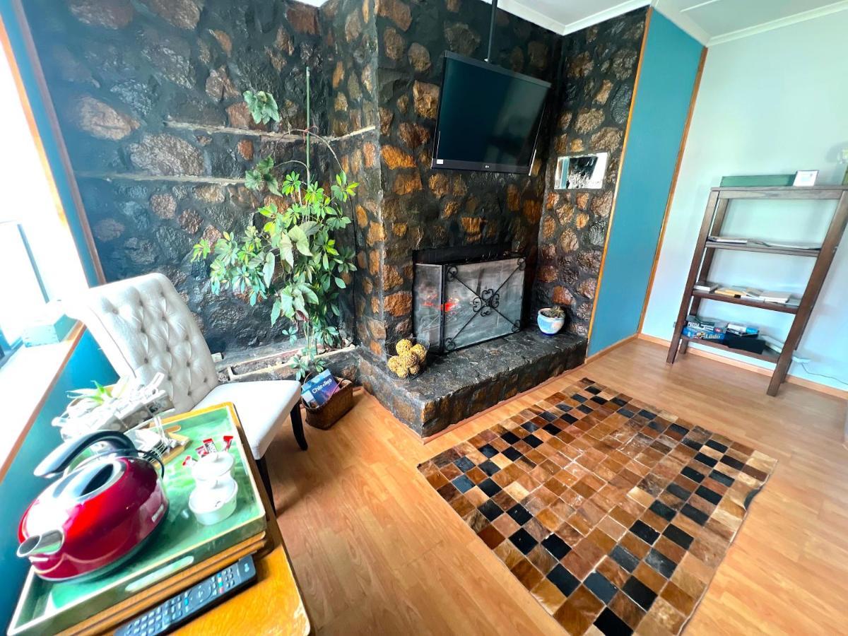 Апартаменти Incredible Downtown Duplex With Interior Backyard Пунта-Аренас Екстер'єр фото